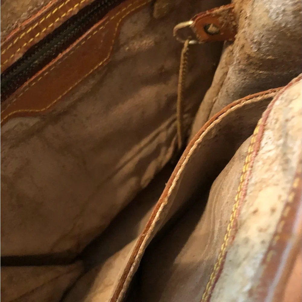 Louis Vuitton purse (read description) - Picture 2 of 2